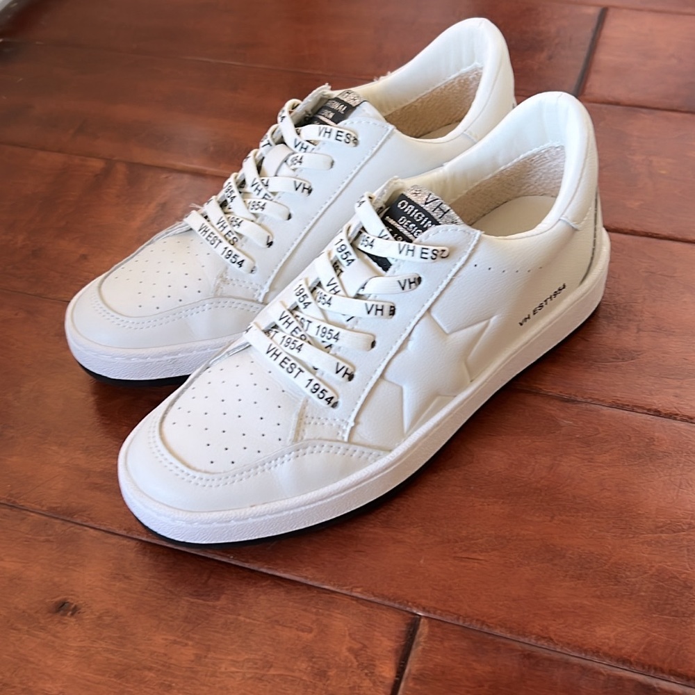 Very good condition; like new. Only wore one time